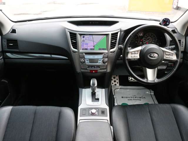 すっきりとしたレガシィB4らしいデザインのダッシュ回り！フロントビューの視認性もよく運転しやすいと思います★