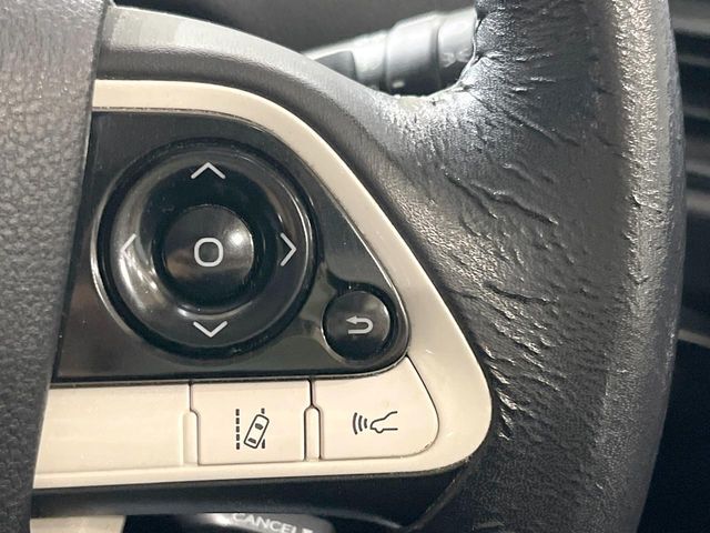【トヨタセーフティセンス】走行中に前方の車両等を認識し、衝突しそうな時は警報とブレーキで衝突回避と被害軽減をアシスト。より安全にドライブをお楽しみいただけます。