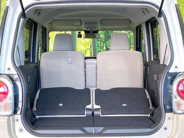 普段のお買い物や通勤、送迎等に十分な荷室スペースを確保しております。セカンドシートを倒すと、大きな荷物の積載も可能です♪