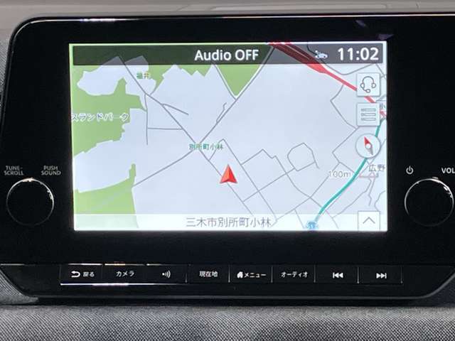 【メーカーナビ】9インチの大画面モニターを搭載し、Apple CarPlayへのワイヤレス接続やAndroid Autoにも対応。