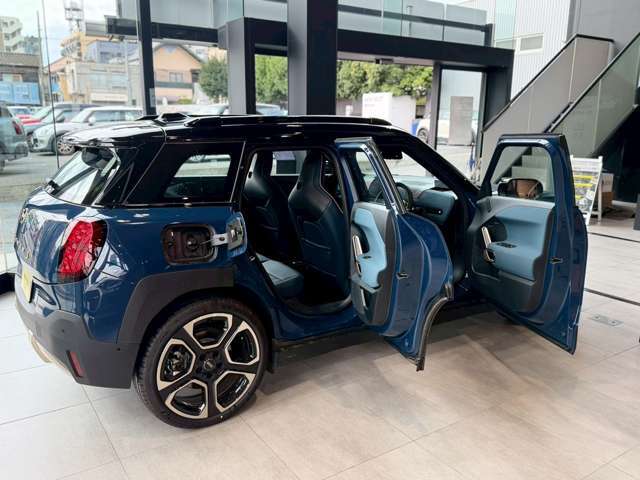 プッシュ・スタート！！エンジン・スタートはボタンひとつ。ご試乗の予約はフリーダイヤルから0078-6002-401090まで！！ご連絡ください！！