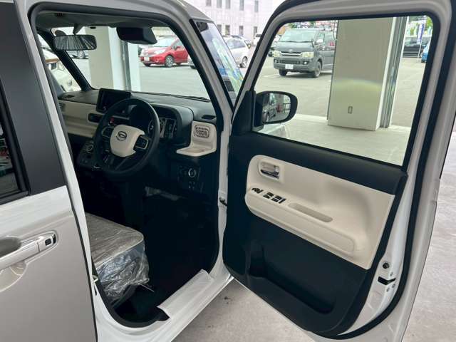 自社陸運局認証工場＆指定工場完備！国家資格車検検査員資格を持った整備士による整備。ステレオ・エアコン等走行に関係の無い所も不具合箇所が有れば修理してご納車致します☆