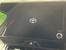 【8インチ　ディスプレイオーディオ】大画面のディスプレイはAppleCarPlayやAndroidAutoが利用可能。大きな画面でスマホナビアプリ等が利用いただけます♪