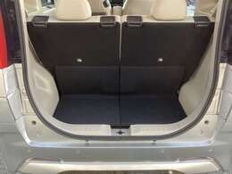 日常のお買い物には充分なトランクスペース◆◇積み下ろしもラクラクでショッピングに役立ちます