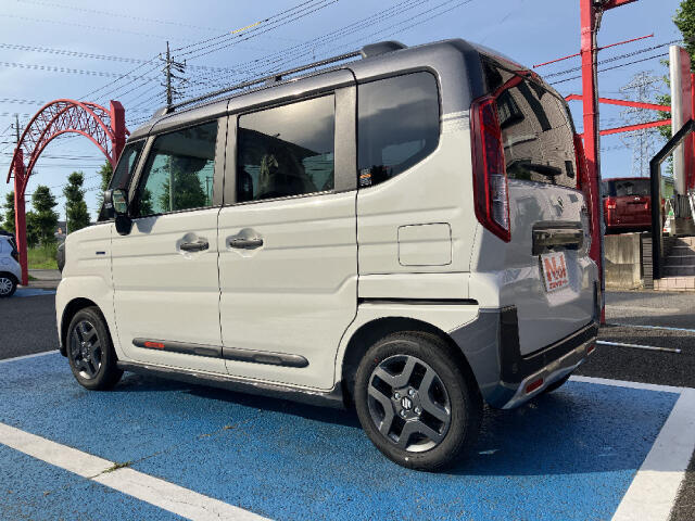 ゴールドプランは1年間の保証で走行距離は無制限となります！エアコン、パワーウィンドウ、オーディオ等、消耗品以外は保証の対象で、安心のカーライフをお約束！さらに1年間のオイル交換無料の特典もついてきます！