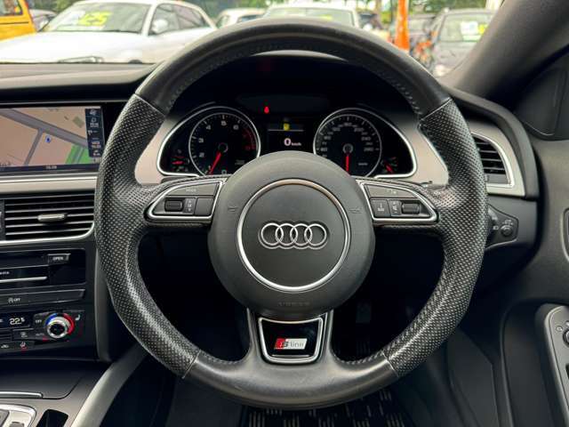 人気のA5スポーツバック 4WD Sライン入庫しました！19インチホイール、電動ブラックレザーシート、シートヒーター、純正ナビテレビ、バックカメラ、スマートキー、プッシュスタート！！お気軽にお問い合わせください。