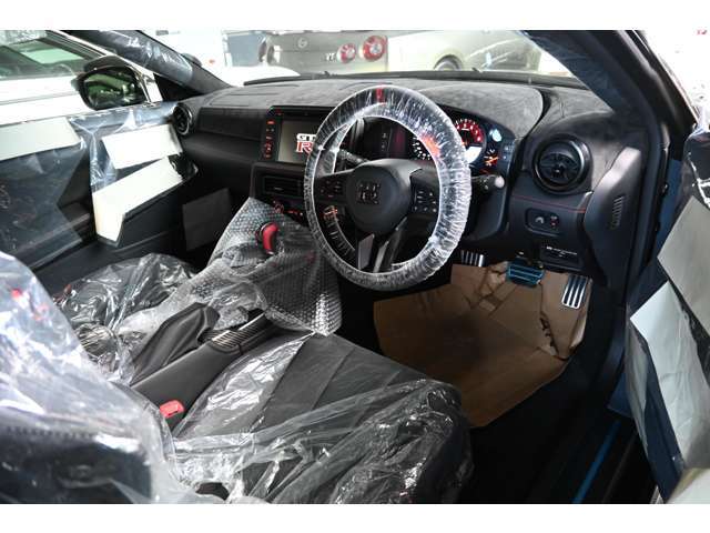 大人気GT-R　NISMO　SpecialEdition入荷しました！専用レイズ製アルミ鍛造ホイール・専用RECARO製カーボンバックバケットシート・OPプライバシーガラス・OPカーテンエアバッグ