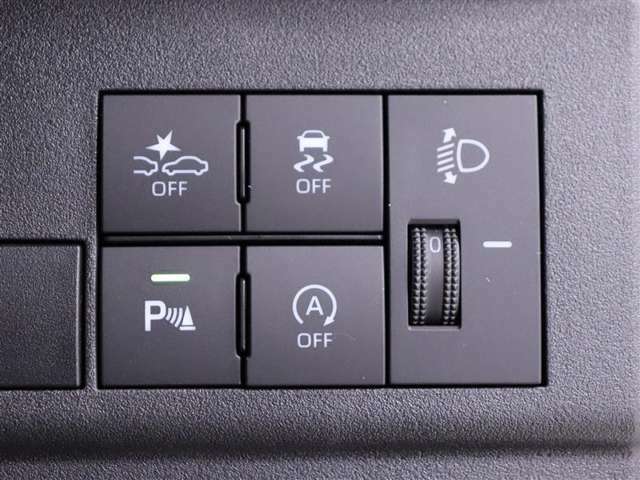 PCS（プリクラッシュセーフティ）アイドリングストップ、ヘッドライト光軸調整機能！車庫入れなどの低速時に反応してくれるコーナーセンサー付！