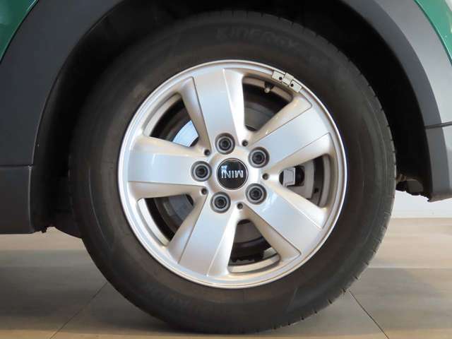 15インチ アルミホイール ヘリ・スポーク・シルバー 175/65R15