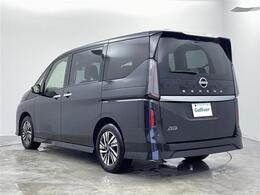 展示場とドルフィネットから全国のお車をお探しいただけます！もちろん遠方車両のお取り寄せ、遠方でのご納車も是非ご相談ください！！