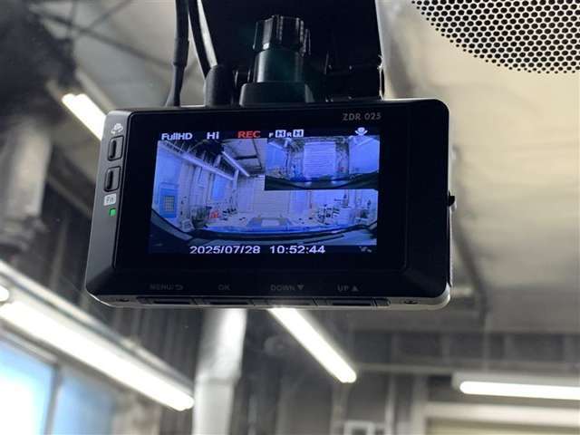 ETC車載器付きです。高速道路の料金所もスムーズに通過できます。