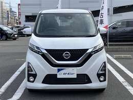 おひとり、恋人、ご友人、ご家族など、少人数でも大人数でもお出かけが楽しめます。この車で楽しいドライビングライフを送りましょう♪