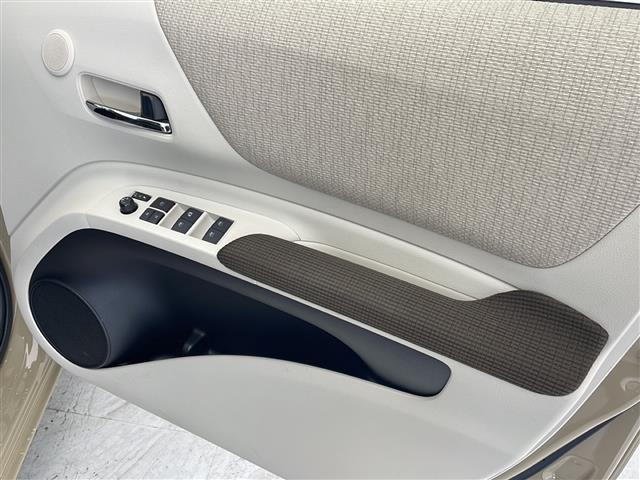 【窓操作部】軽い力で、窓を開けたり閉めたりすることができます！掲載箇所以外にご希望の写真がございましたら、お気軽にお問い合わせ下さい！メールや郵送でお送りさせていただきます。