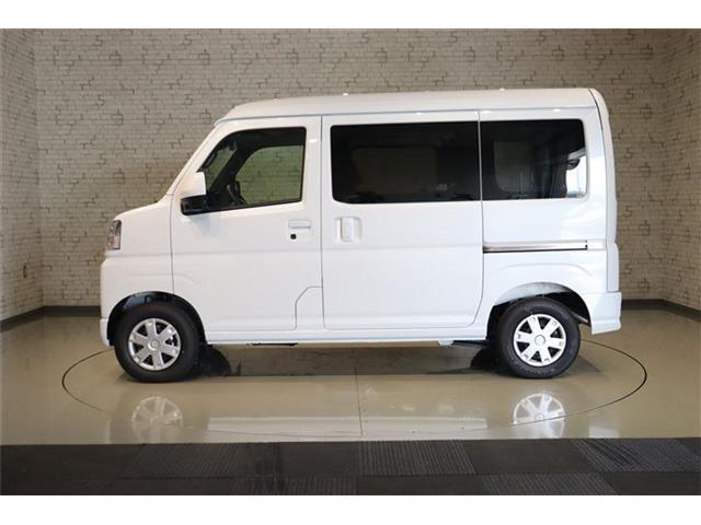 カラーはパールです。入庫後ボディ磨き、艶出し施工致しております。