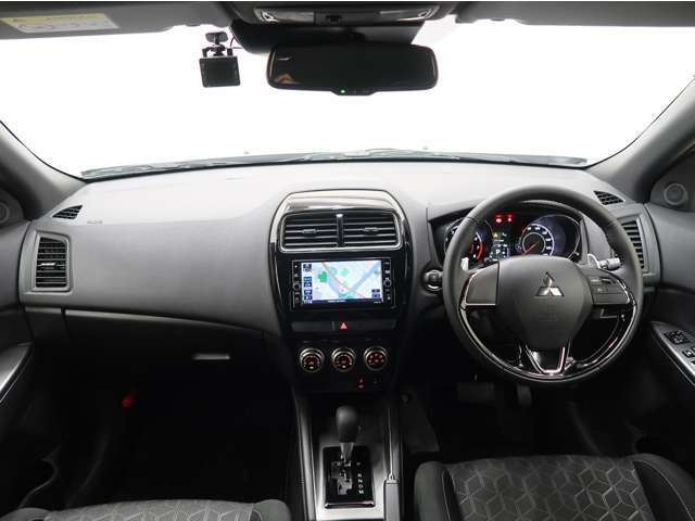 機能的なインパネ回りです！視野が広く、運転しやすいです。