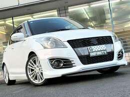 スズキ スイフトスポーツ♪フルアエロにローダウンがバッチリ決まってます♪ロッソモデロマフラーは快音です♪車検は令和9年2月まで残っております♪軽快なコンパクトスポーツで楽しいドライブを♪