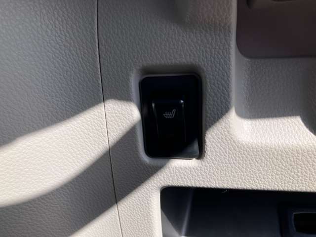 シートヒーター付いております！