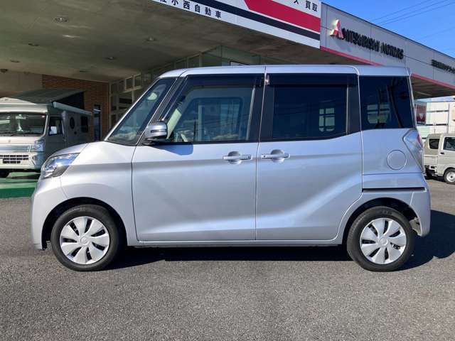 一部鈑金跡ございます。小傷、小凹みございますが、全体的にきれいな部類かと思います。是非現車のご確認を！