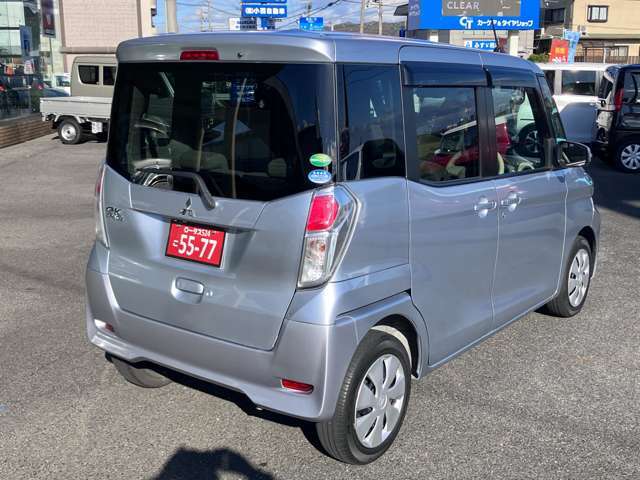 一部鈑金跡ございます。小傷、小凹みございますが、全体的にきれいな部類かと思います。是非現車のご確認を！