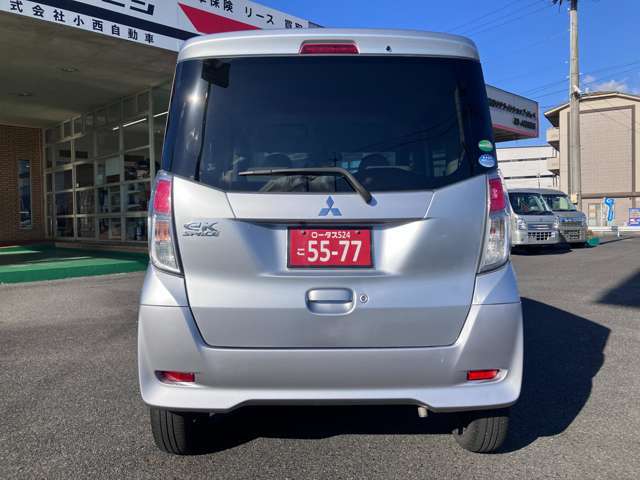 一部鈑金跡ございます。小傷、小凹みございますが、全体的にきれいな部類かと思います。是非現車のご確認を！