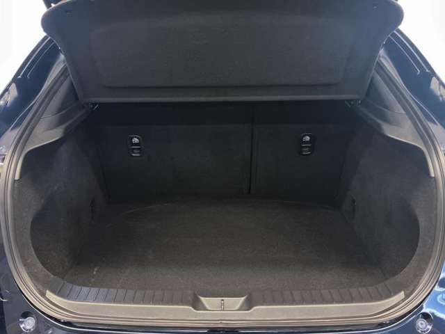 目かくしがついています。大切なお荷物を、直射日光や通行人の目からさえぎります。