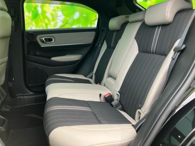 WECARSでは各商談席に大型モニターをご用意しております！見やすい大画面でゆったりと全国の在庫をご覧いただけます！是非ご来店お待ちしております！