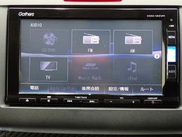 ホンダ純正ナビなのでダッシュボードにスッキリと収まっています。土地勘の無い所でも道に迷わず安心ですね！。AVも色々視聴でるのでドライブも楽しくなりますよ！