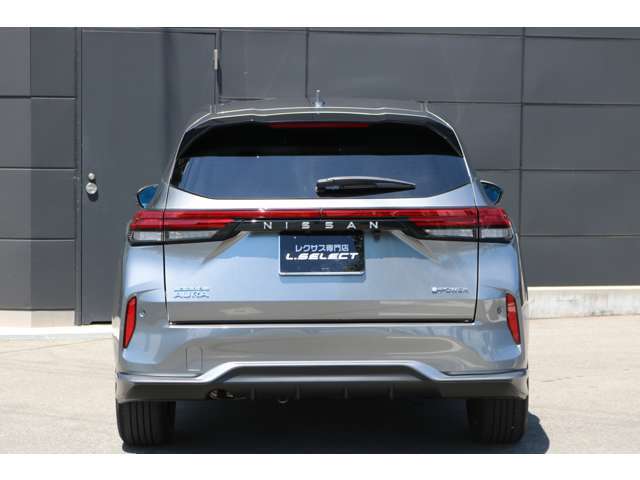 ◆禁煙車◆BOSEスピーカー◆デジミラ◆パノラマビュー◆置くだけ充電◆シートヒーター◆純正ナビ◆フルセグTV◆ETC2.0◆純正17インチAW◆クルコン◆プリクラ◆クリアランスソナー◆BSM◆LEDヘッドライト◆