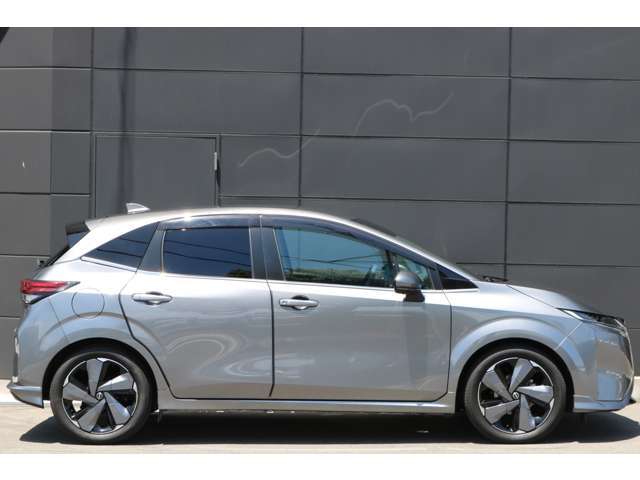 ◆禁煙車◆BOSEスピーカー◆デジミラ◆パノラマビュー◆置くだけ充電◆シートヒーター◆純正ナビ◆フルセグTV◆ETC2.0◆純正17インチAW◆クルコン◆プリクラ◆クリアランスソナー◆BSM◆LEDヘッドライト◆