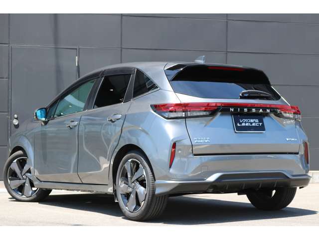 ◆禁煙車◆BOSEスピーカー◆デジミラ◆パノラマビュー◆置くだけ充電◆シートヒーター◆純正ナビ◆フルセグTV◆ETC2.0◆純正17インチAW◆クルコン◆プリクラ◆クリアランスソナー◆BSM◆LEDヘッドライト◆