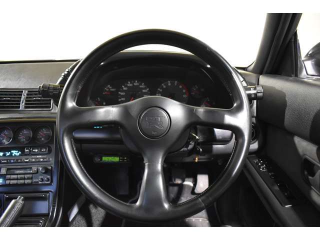 3ヶ月 / 6,000km 保証をベースに、より細やかな『12ヶ月 走行距離無制限有償保証 』 をご用意しております。遠方各地にございます全国の『 BUBU MITSUOKA 』グループまたは、各ディーラーにてサポート致します。