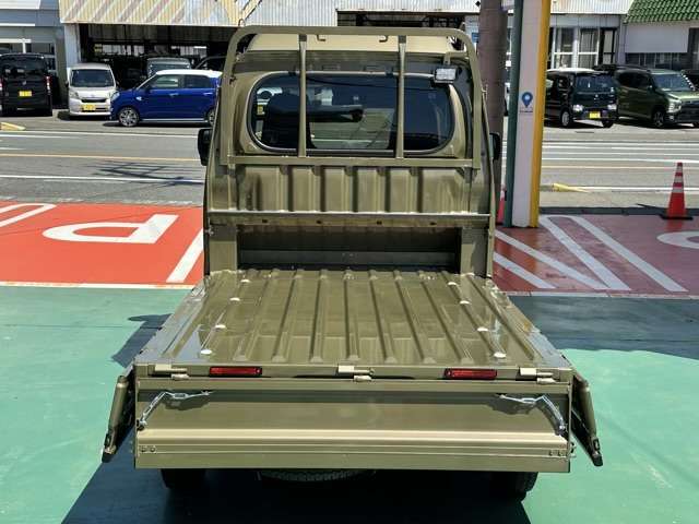 ★修復歴車一切ありません！それどころか、弊社の仕入在庫につきましては、フェンダー、ボンネット、ドアパネル等の交換歴、修理歴のある車両は基本的に仕入れを行いませんので高品質な車両のみ在庫で揃えています！
