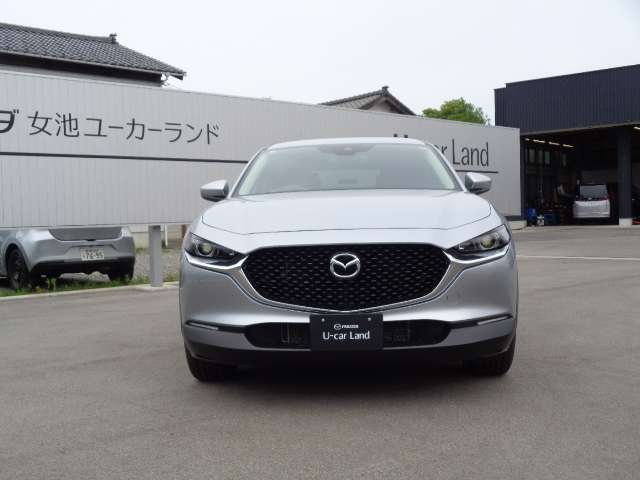 新潟マツダ自動車の中古車をご覧いただき誠にありがとうございます。ぜひ一度ご来店いただき、展示車をご覧になっていただければと思います。ご来店をスタッフ一同心からお待ちしております。