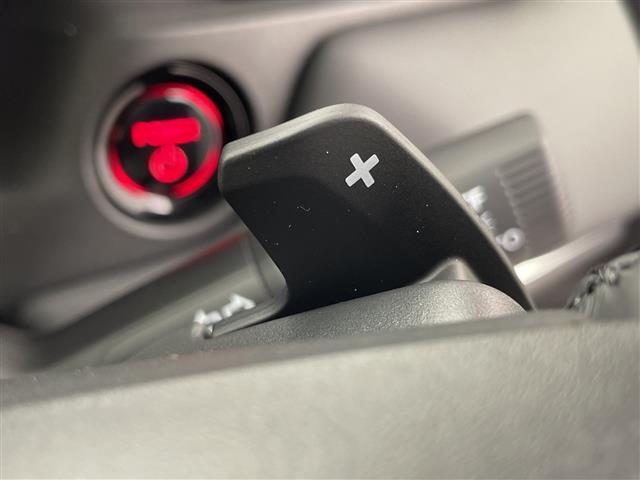【パドルシフト（AT車）】MT車と同じように好きなギアで走ることができます！スポーティなシフト操作をお楽しみいただけます。