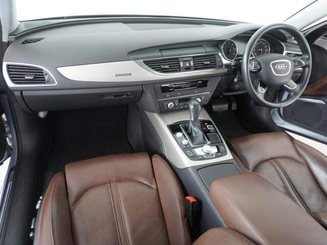 Audiのインテリアはエクステリア同様、優れたデザイン性とクオリティ、そして機能性を兼ね備えております。
