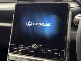 【9.8インチ　ディスプレイオーディオ】大画面のディスプレイはAppleCarPlayやAndroidAutoが利用可能。大きな画面でスマホナビアプリ等が利用いただけます♪