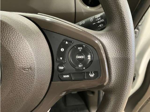 【アクティブクルーズコントロール】高速道路走行時に、予め設定した速度で定速走行が可能です！！適切な車間距離を保ちます♪