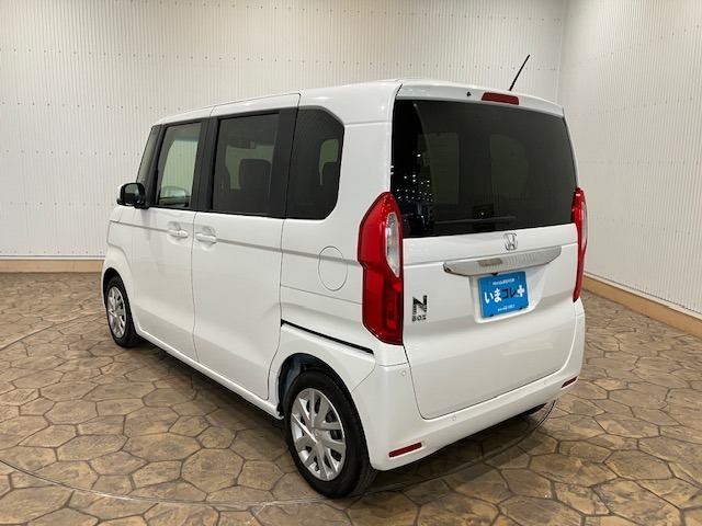 当店ではお客様に安心と満足な車選びをお届けするお店です！その為、『支払総額表示』『保証付』『第三者鑑定』『メンテナンスパック』等、様々な取り組みを行っております！