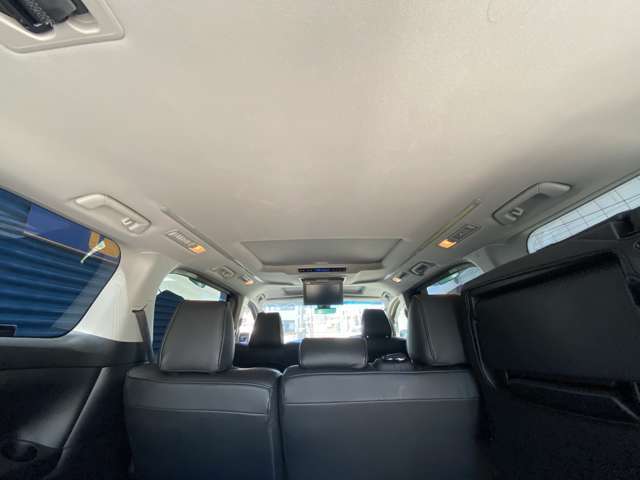 当店の全ての車は3ヶ月3000キロ保証。1.6ヶ月無料点検・洗車いつでも無料・ボディー磨き施工済・室内クリーニング・抗菌除菌作業・代車無料・納車手続き費用・納車前整備などが全て諸経費に含まれています。
