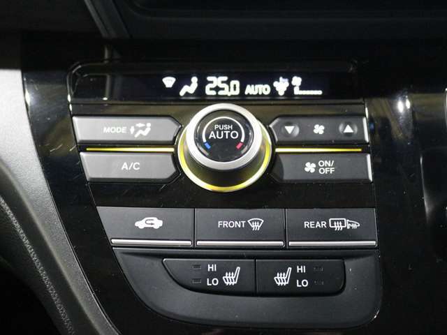 プラズマクラスター機能搭載フルオートエアコン装備です。