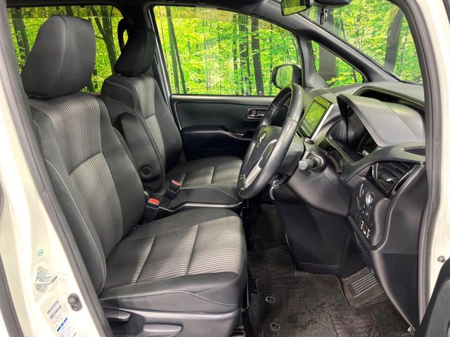 運転席シート廻りは使用感も少なく、良好な状態となっています。丁寧に使われていたことがよくわかりますね。