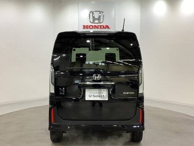 Honda認定中古車 U-Selectは3つの安心をお約束します。　1　Hondaのプロが整備した安心。 2　第三者機関がチェックした安心。　3　購入後もHondaが保証する安心。