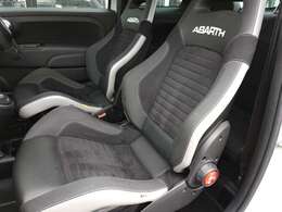 ・大切に使用された車両でシートに気になるスレやヘタリもございません