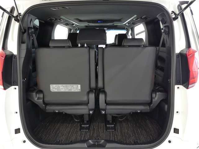 ラッゲージスペースもしっかり確保。買い物の荷物もばっちり積み込むことができますよ♪