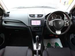 スッキリとしたスイフトらしいデザインのダッシュ回り！フロントビューの視認性もよく運転しやすいと思います★