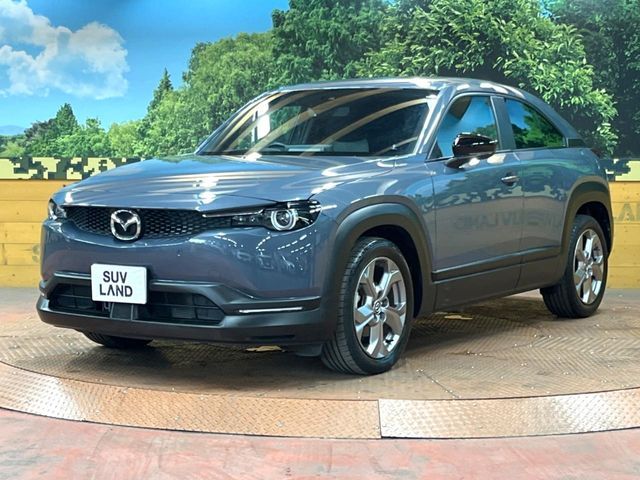 大好評のボディコーティング「弾スプラッシュコート」もご納車までに施工可能。通常のガラスコートと異なる、耐久年数6年の無機質ガラスコーティングが、ボディをキレイな状態に保ってくれます。