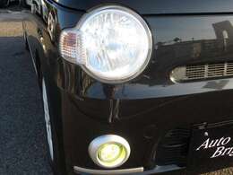 レンズ類は磨き専用コーティング済みでクリアできれいな状態です！！ヘッドランプ・スモールランプ・フォグランプは社外の車検対応明るいLED球に交換済みで、視認性・見た目、ともにグレードUPしております！！