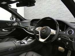 綺麗な外装色ダイヤモンドホワイトにAMGライン専用エクステリア＆専用19インチアルミホイールがお洒落なエクステリアを演出！！