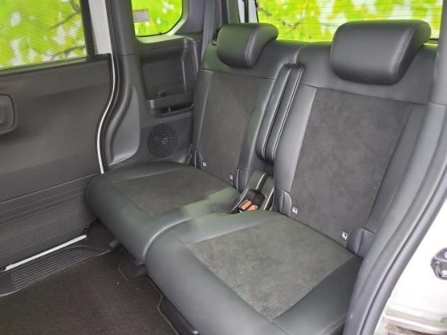 WECARSでは各商談席に大型モニターをご用意しております！見やすい大画面でゆったりと全国の在庫をご覧いただけます！是非ご来店お待ちしております！