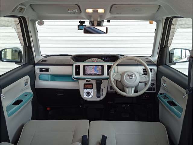 フロントガラス大きく運転しやすい作りになります！！UVカット機能付き！！